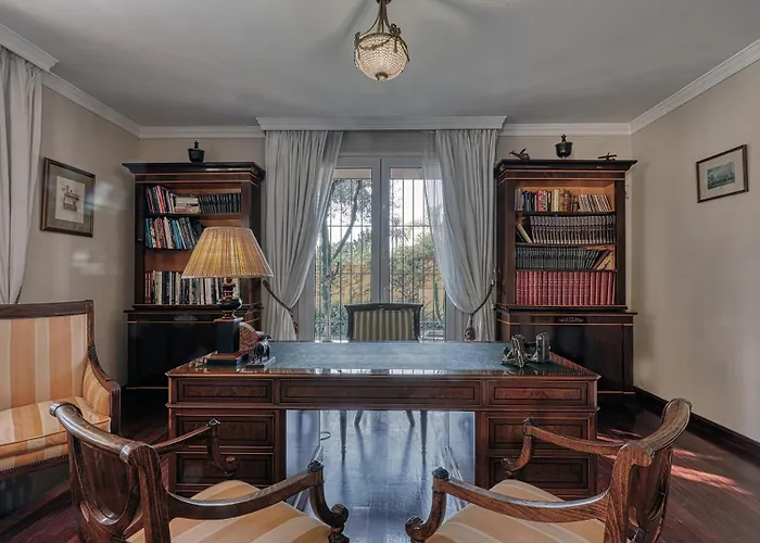 Villa In Great Location Marbella