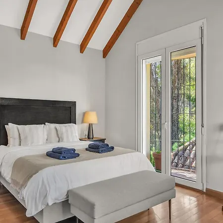 In Great Location Villa *