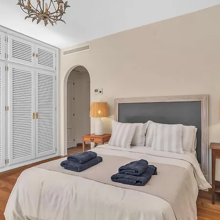 Villa In Great Location Marbella