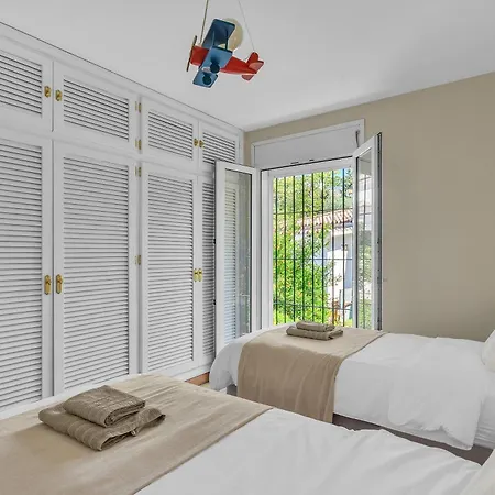 In Great Location Villa Marbella