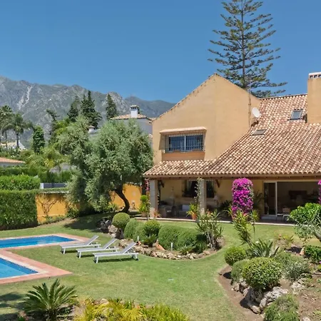 Villa In Great Location Marbella