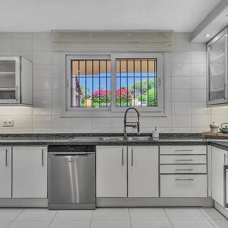 In Great Location Villa *