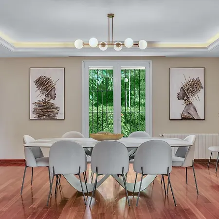 In Great Location Villa