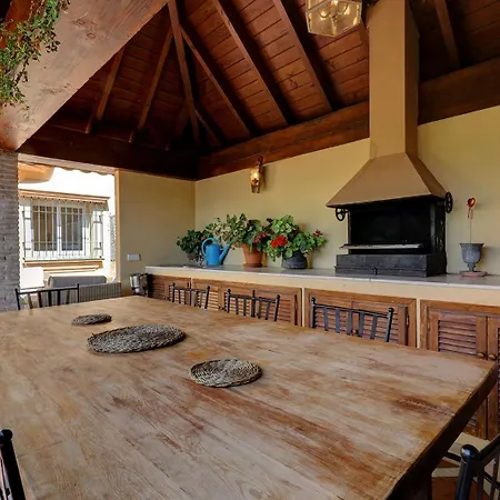 In Great Location Villa *